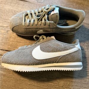 Nike Cortez Vintage Suede Women's Shoes